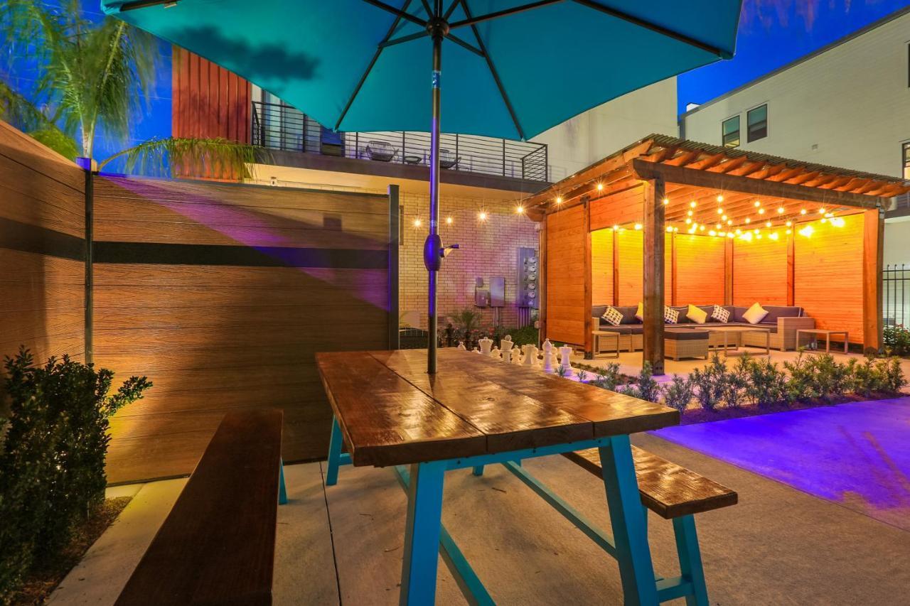 Stunning Living Near Attractions