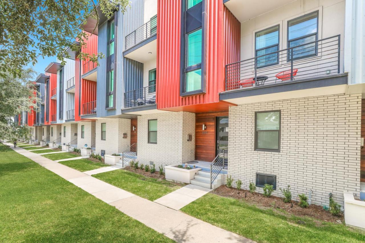 Stunning Living Near Attractions *