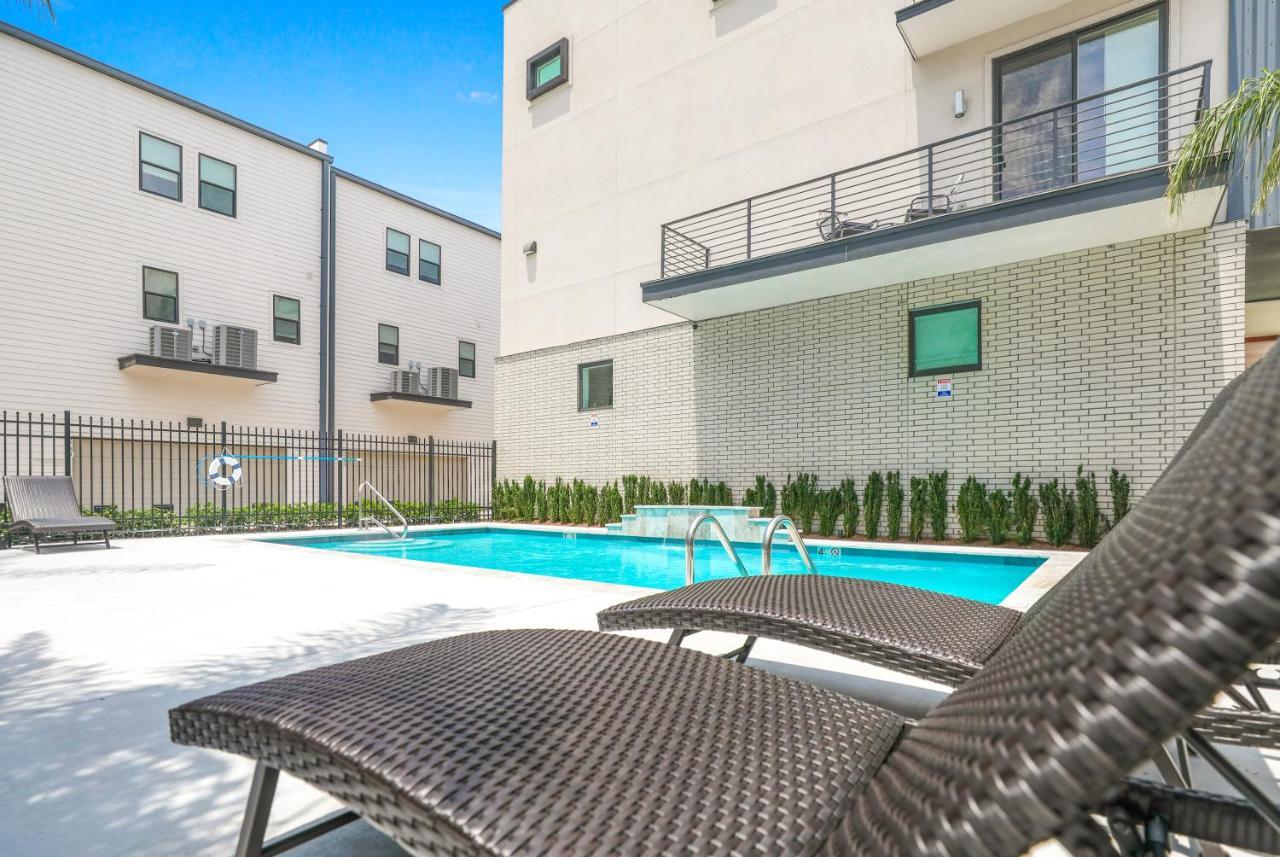 Stunning Living Near Attractions *