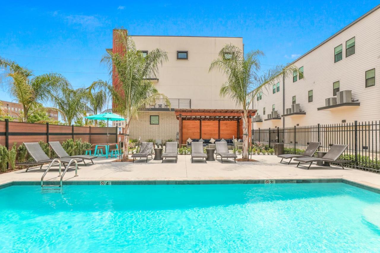 Stunning Living Near Attractions *