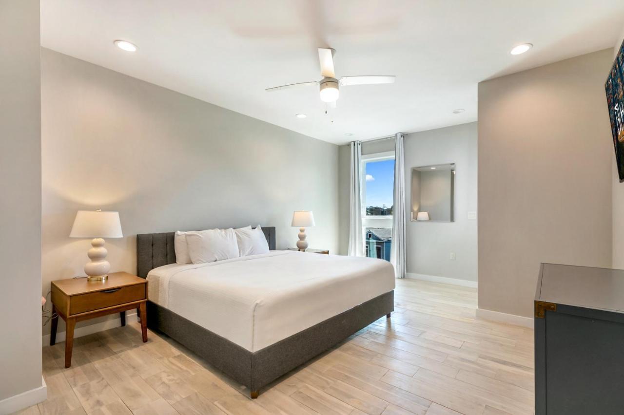 Stunning Living Near Attractions *