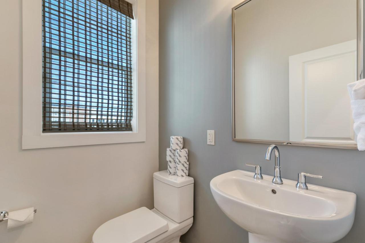 Stunning Living Near Attractions